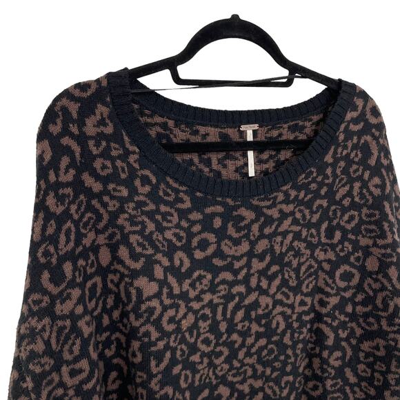 Free People Animal Print Crewneck Sweater Small - Picture 2 of 6